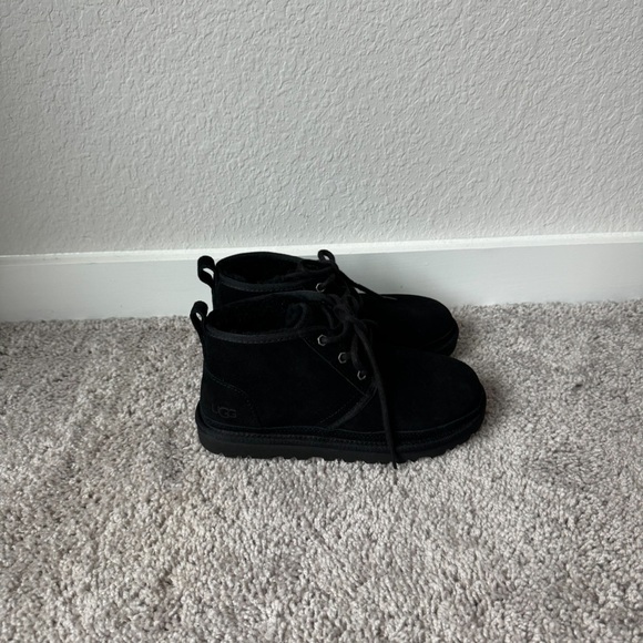 UGGs mini boots - Picture 4 of 11